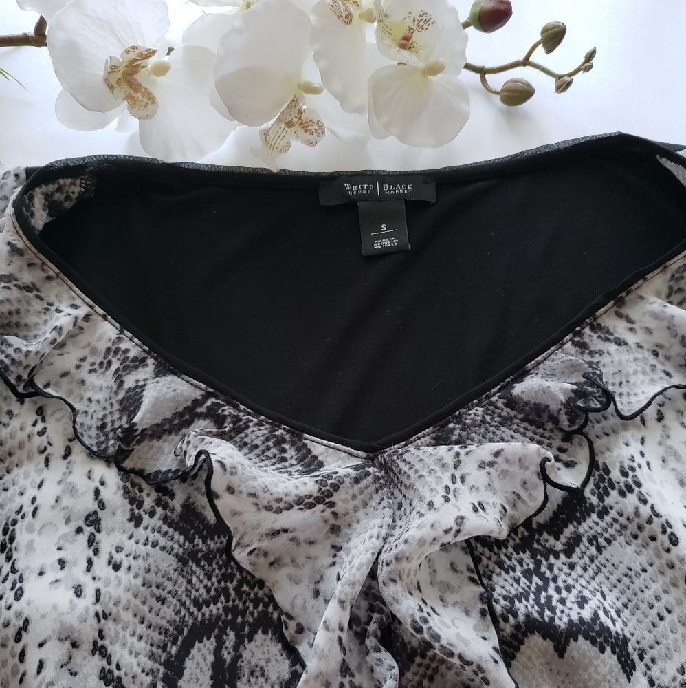 CUTE RUFFLE TOP💜 - Picture 3 of 4